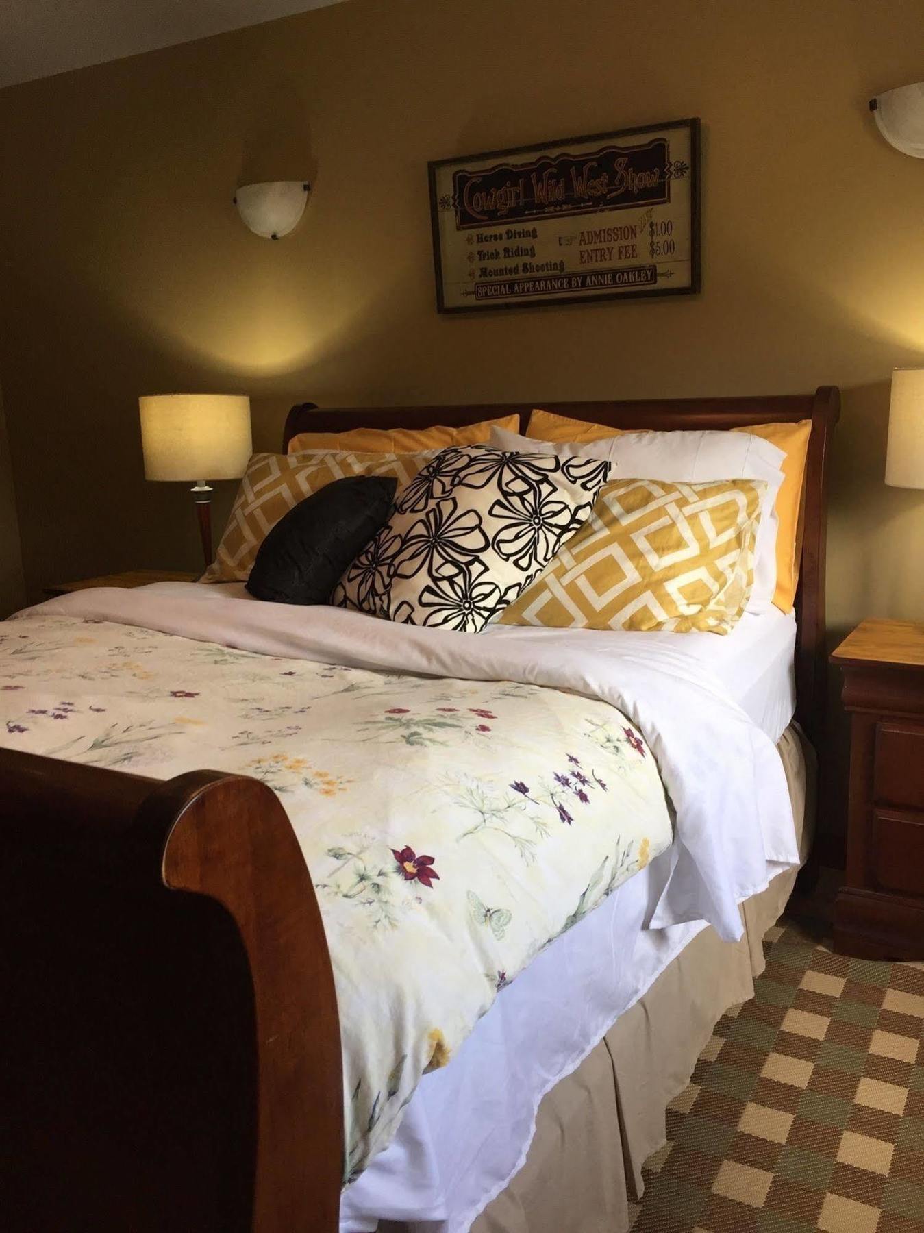 Money Pennies Bed And Breakfast Кембъл Ривър Екстериор снимка